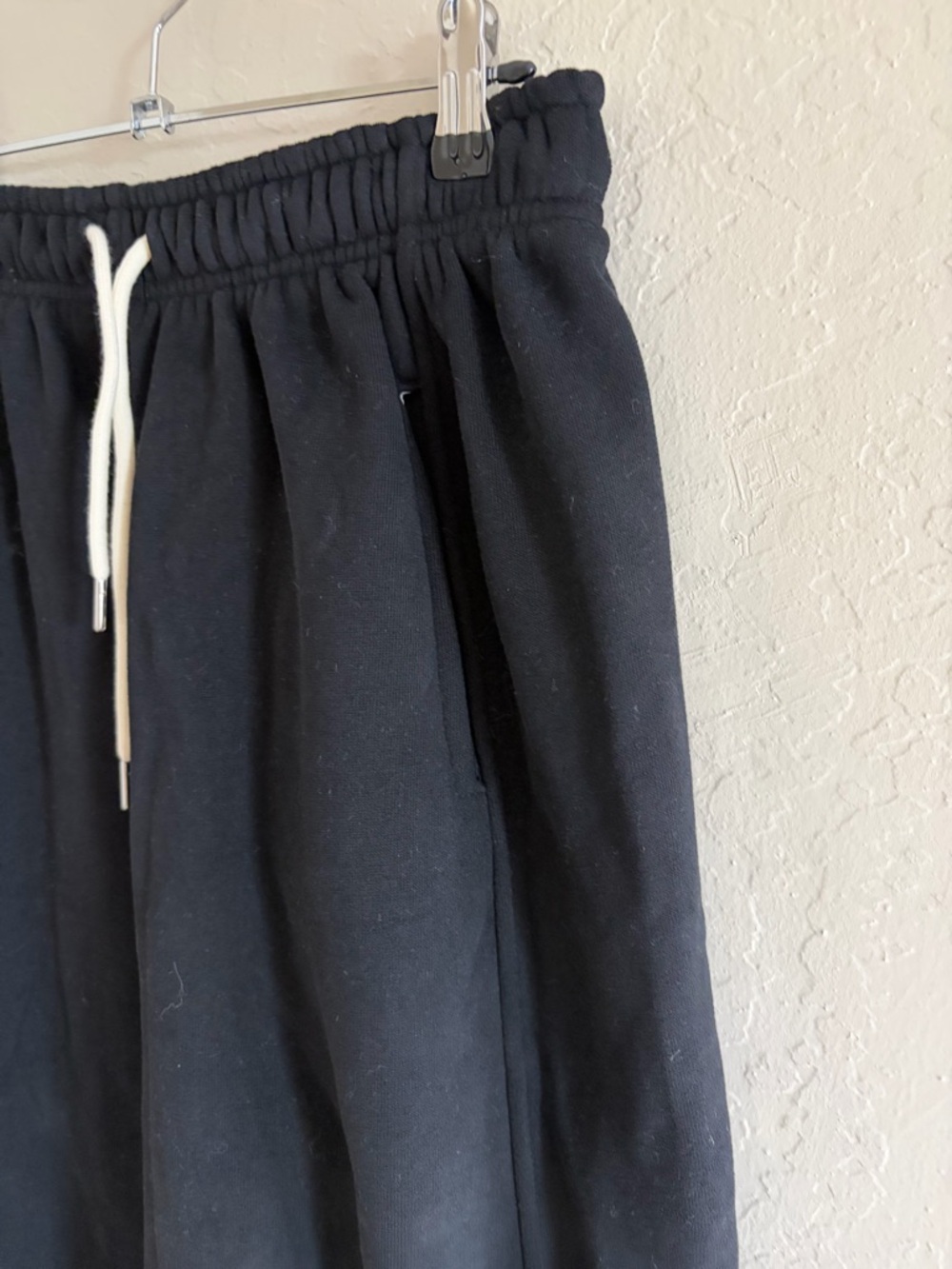 Yance Hana Wide-Leg Black Drawstring Capris